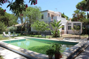 Villa andaluza en zona Playa Barrosa con piscina y barbacoa, Chiclana De La Frontera